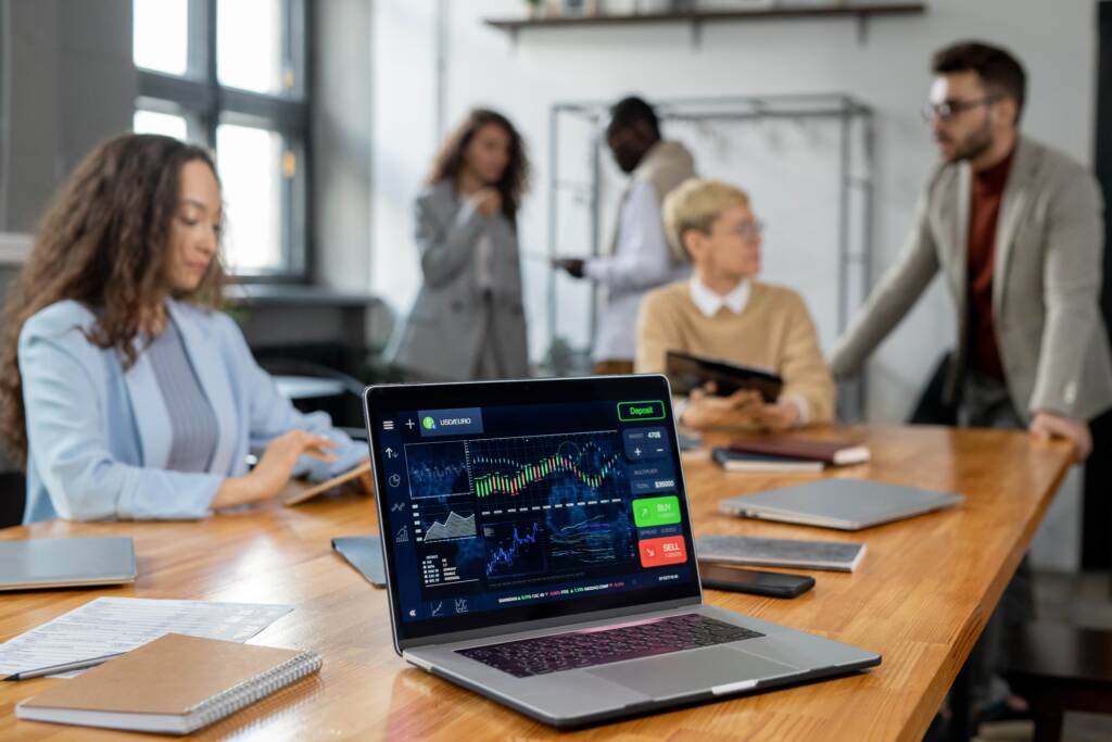 réunion statistique laptop feedback Fiduciaire genève Fiduciaire geneve Cabinet comptable Comptable fiduciaire Fiduciaire suisse Fiscaliste Genève Comptable genève Impots genève Geneve impots Entreprise comptabilité Créer une société anonyme Créer entreprise en suisse